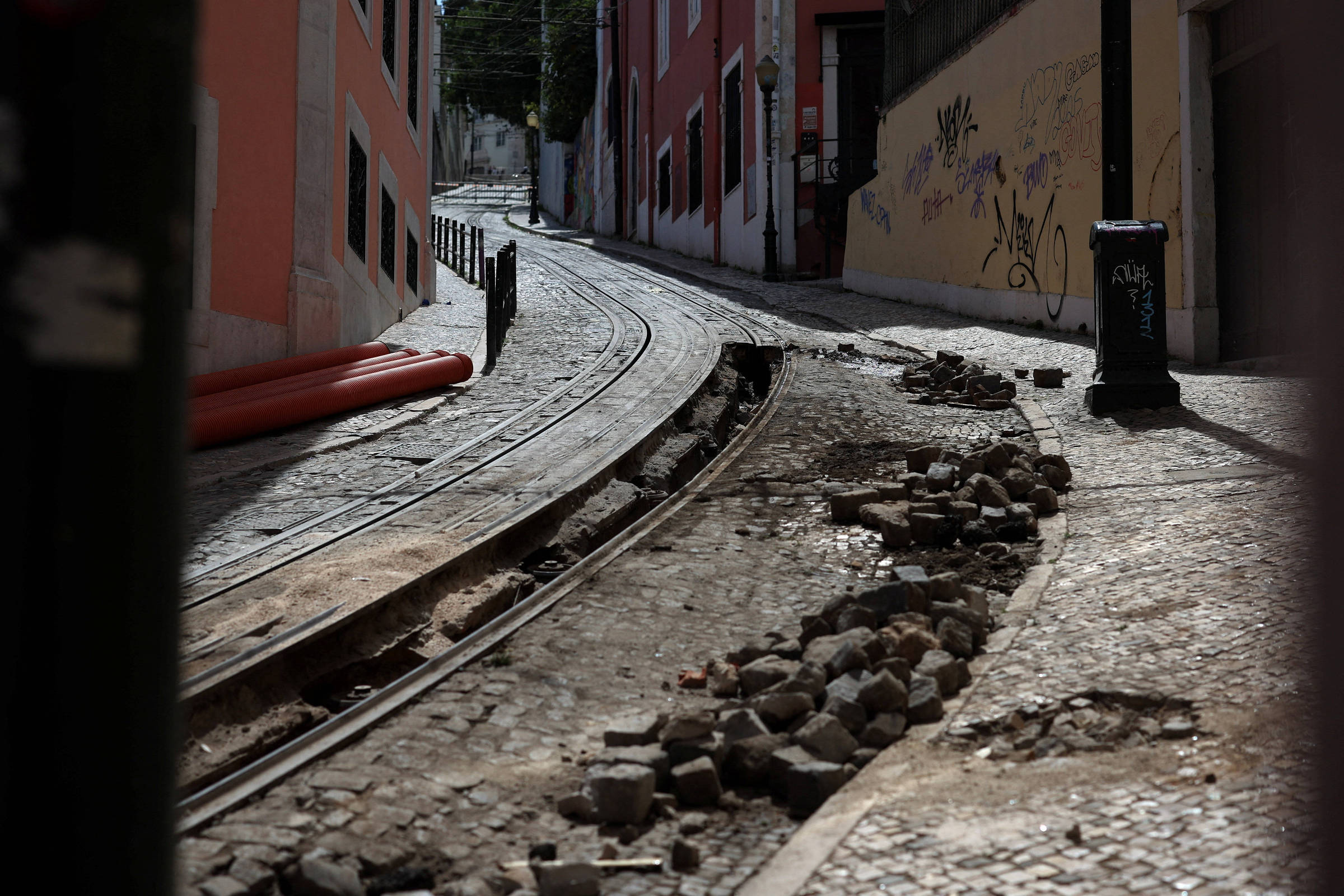 acidente-com-elevador-da-gloria-foi-causado-por-desconexao-de-cabo,-diz-relatorio-preliminar
