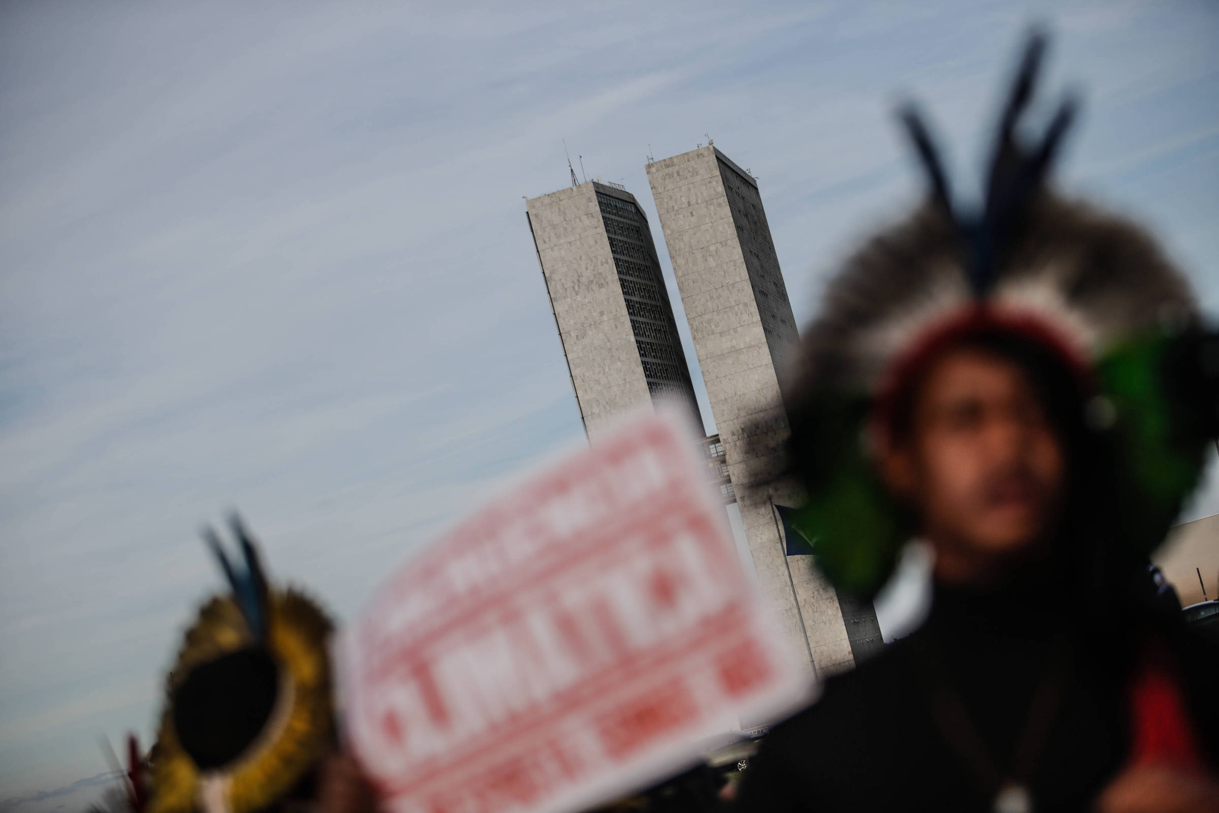 com-atencoes-em-bolsonaro,-congresso-avanca-com-anistia-a-desmatamento-e-garimpo-em-terra-indigena