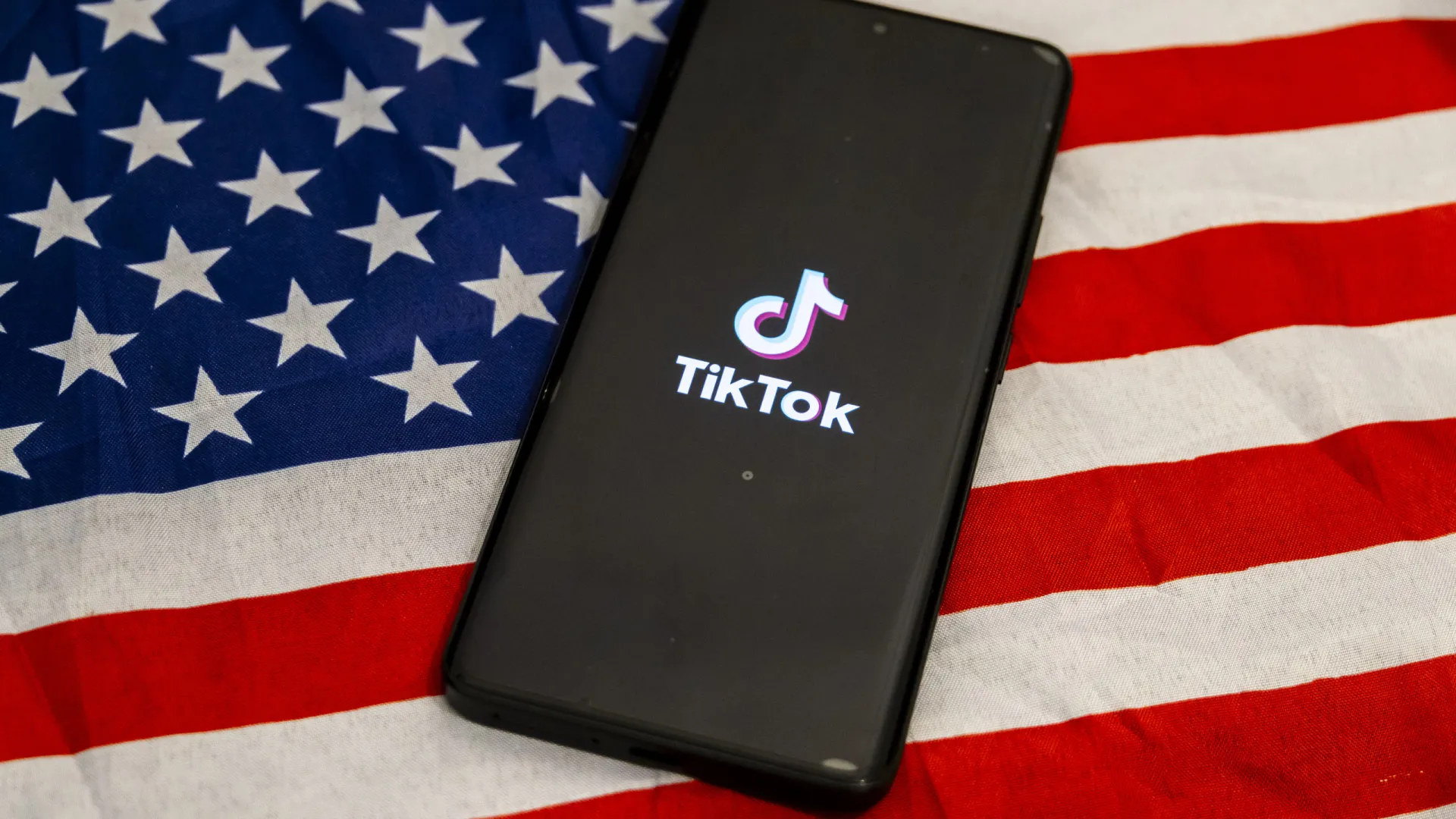 algoritmo-do-tiktok-sera-‘retreinado’-pela-oracle-em-acordo-com-trump