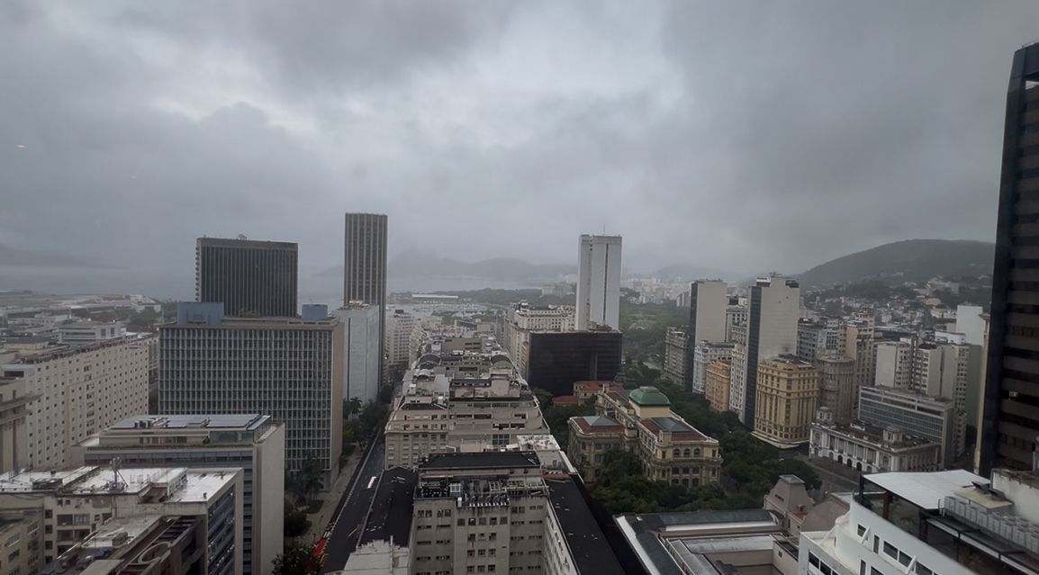primavera-chega-ao-rio-com-frente-fria,-chuva-e-ventos-moderados