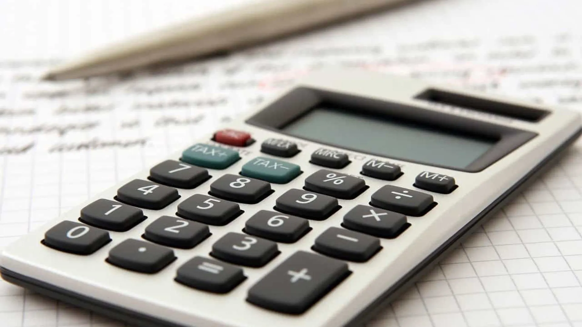 pais-crescera-2,4%-em-2025,-acima-da-america-latina,-diz-banco-mundial
