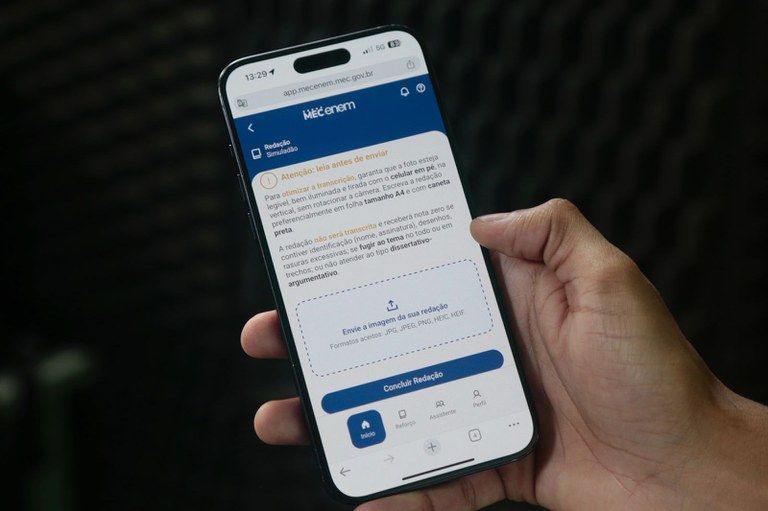 aplicativo-do-enem-reune-questoes-e-simulados-do-exame-no-seu-celular