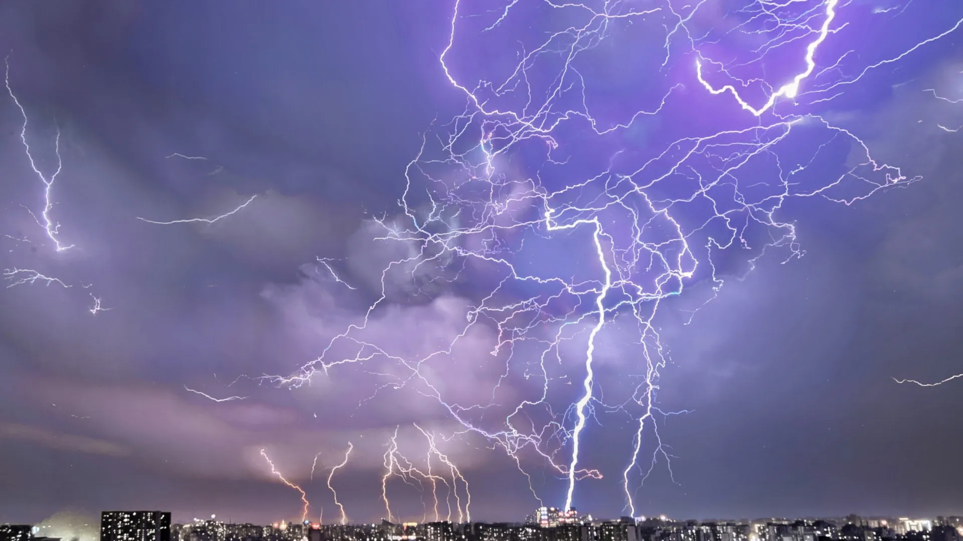 o-que-nunca-fazer-durante-uma-tempestade