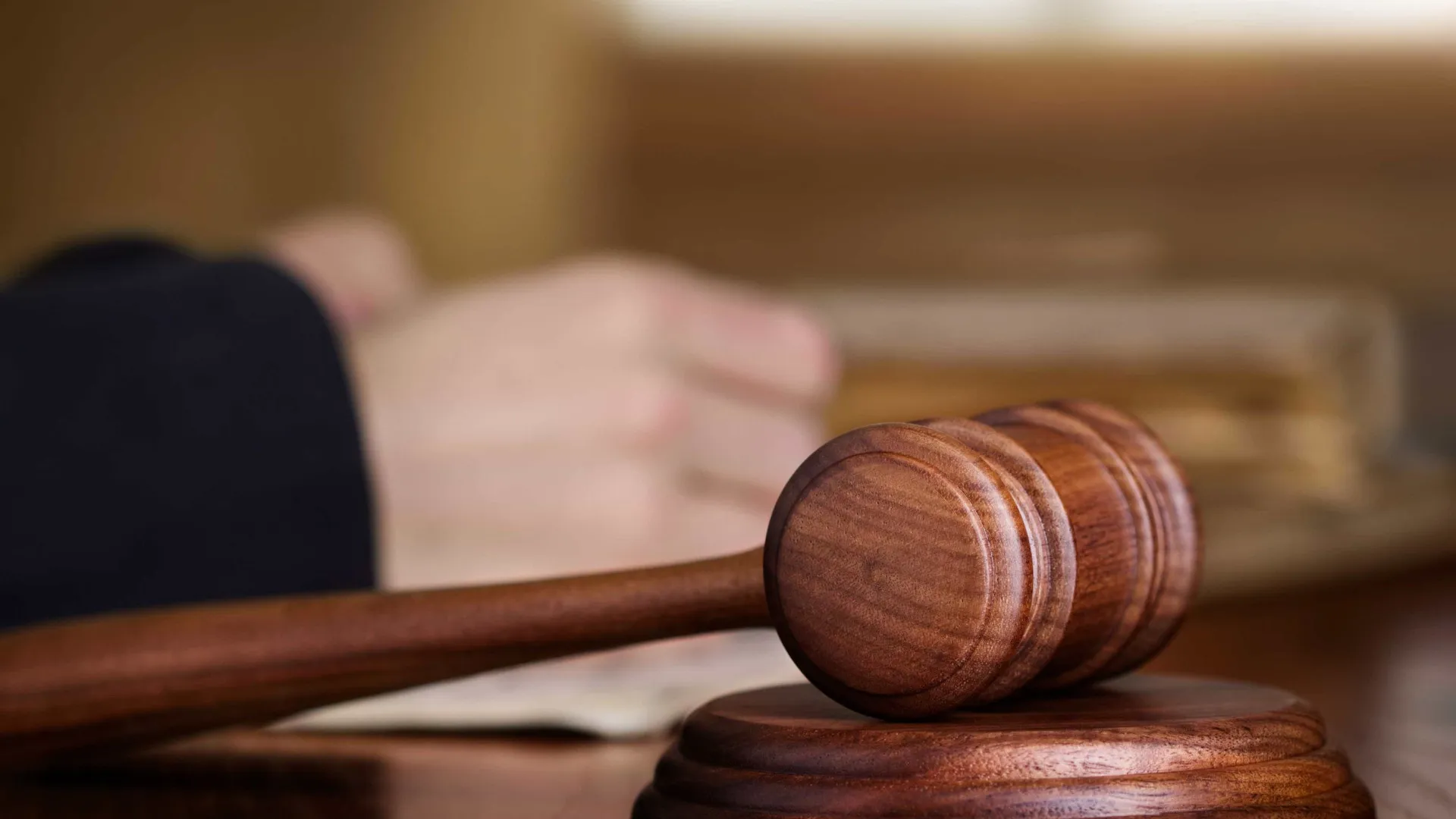cnj-abre-processo-apos-desembargador-dizer-que-‘mulheres-estao-loucas-atras-dos-homens’
