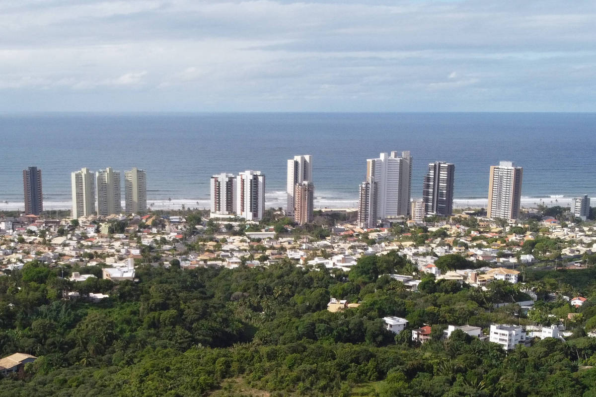 projeto-flexibiliza-lei-para-predios-na-orla-e-pode-sombrear-praias-de-salvador
