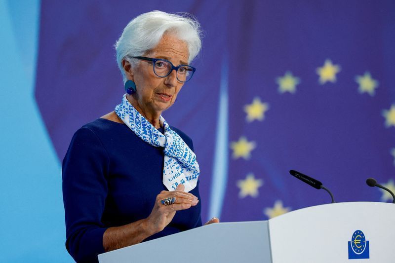 lagarde-diz-que-consumidores-ainda-nao-sentiram-“dor-iminente”-de-tarifas