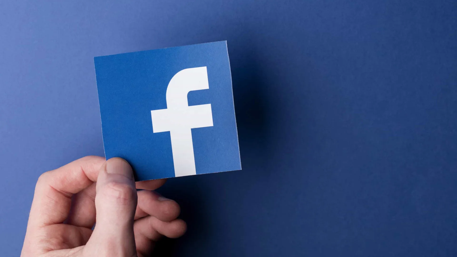 meta-lanca-ferramenta-de-ia-que-edita-fotos-automaticamente-no-facebook