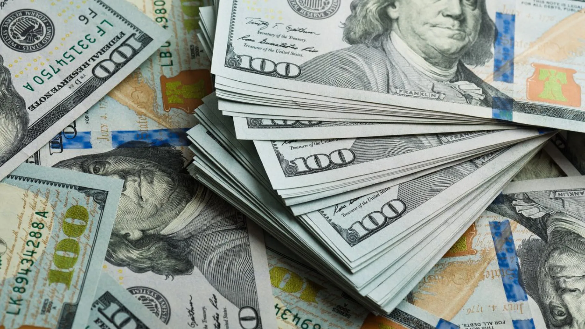 dolar-fecha-em-alta,-e-bolsa-renova-recorde-pelo-4o-dia-seguido-apos-acordo-entre-eua-e-china