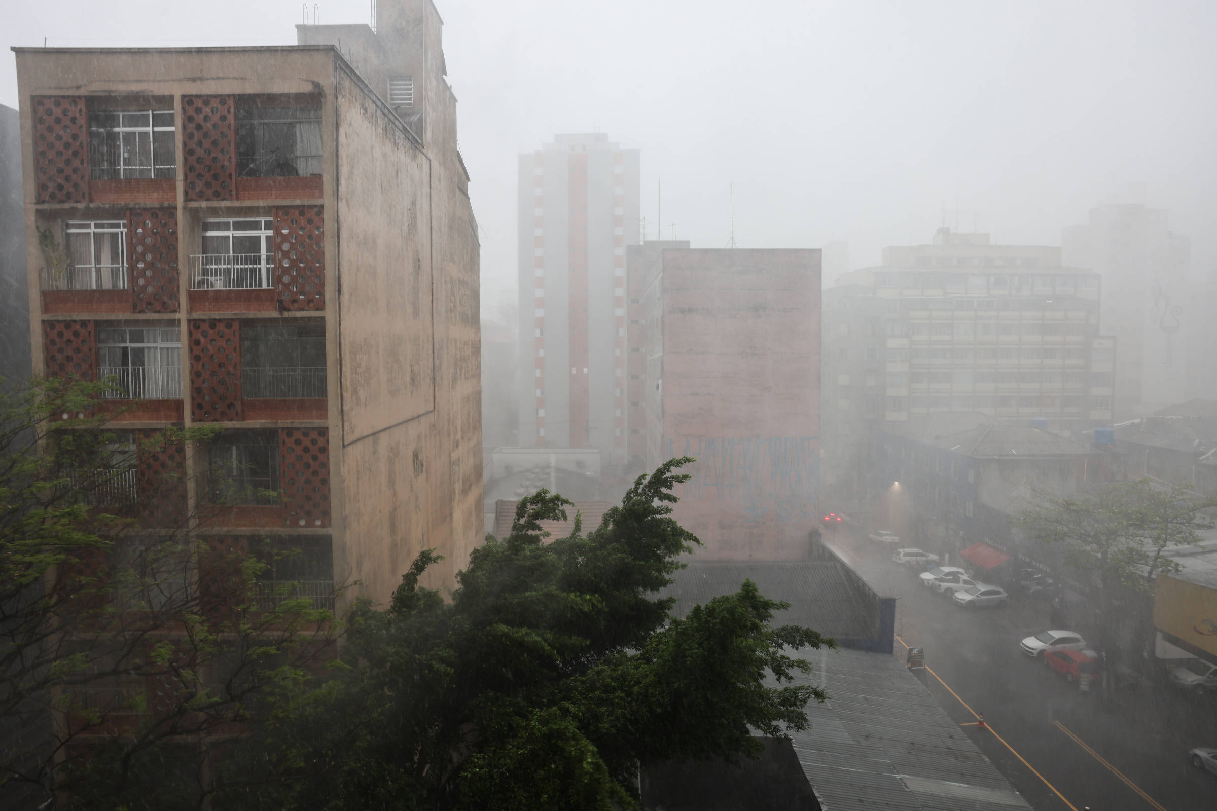 inmet-preve-calor-de-32°c-e-queda-de-granizo-em-sp-nesta-quarta-(5)