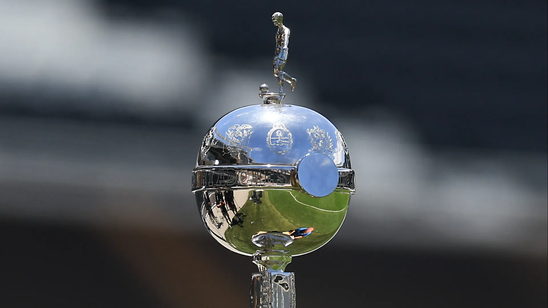 finais-da-libertadores-e-sul-americana-terao-impedimento-semiautomatico