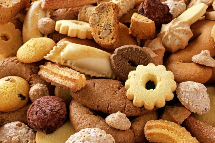 fabricante-e-supermercado-pagarao-4-mil-de-indenizacao-por-larvas-em-biscoitos