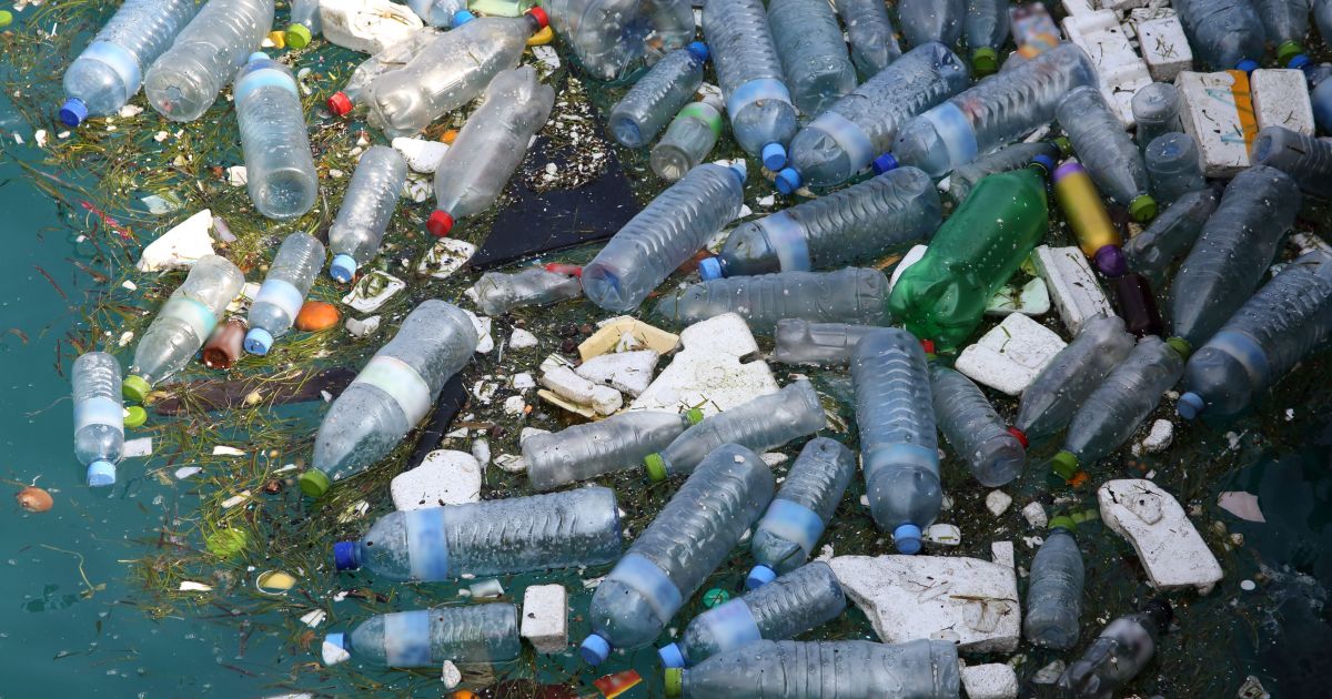lixo-contaminou-gravemente-quase-metade-dos-ambientes-aquaticos-do-mundo