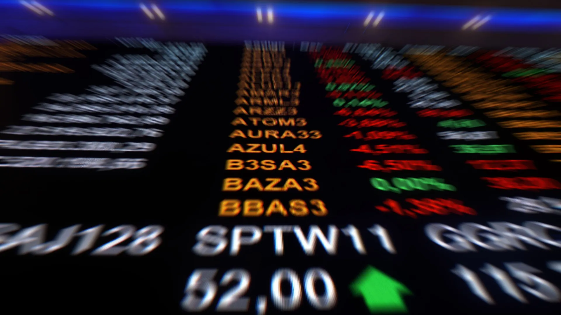 bolsa-fecha-acima-dos-161-mil-pontos-pela-primeira-vez;-dolar-cai-com-dados-da-industria