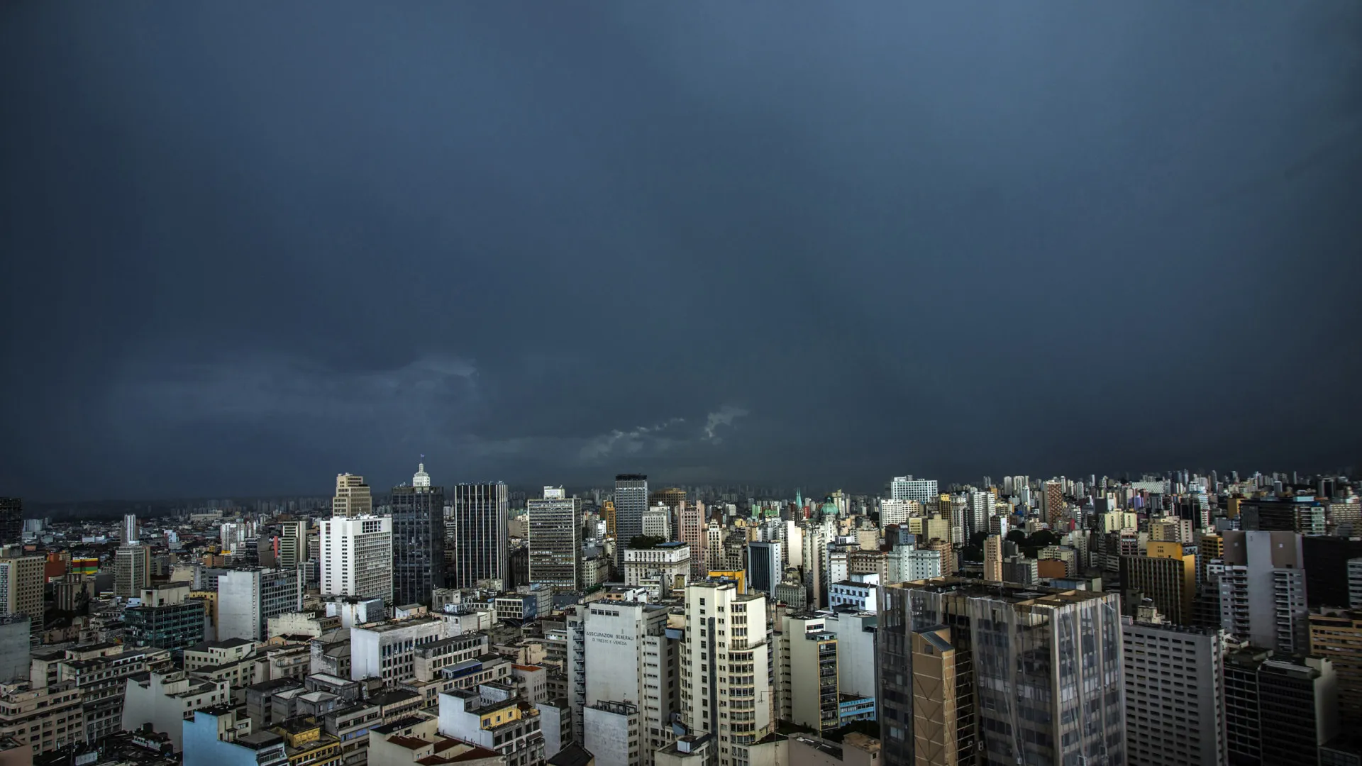 apos-ciclone,-1,5-milhao-continuam-sem-energia-em-sao-paulo