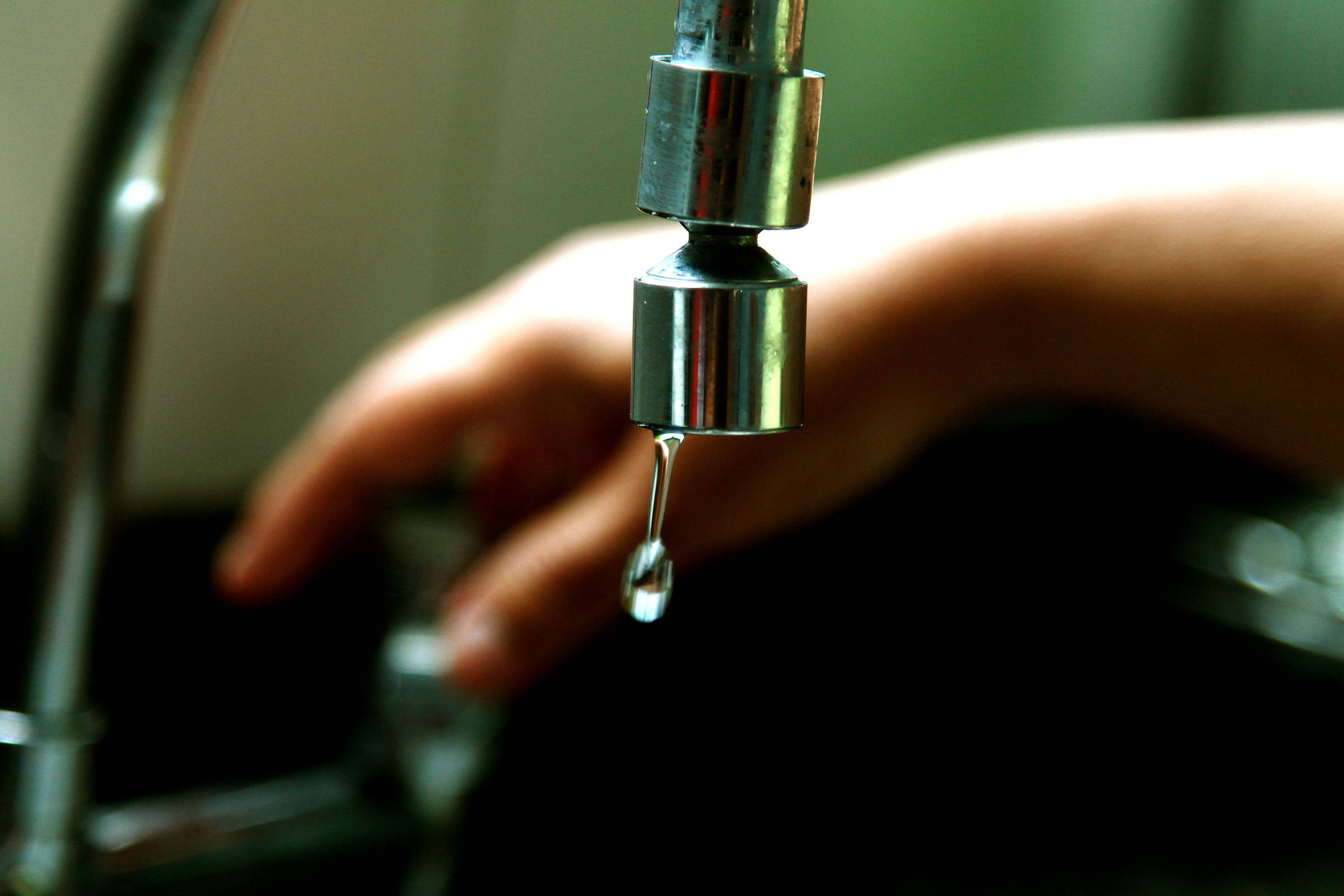 falta-de-luz-deixa-cidades-da-grande-sp-e-capital-sem-agua,-afirma-sabesp