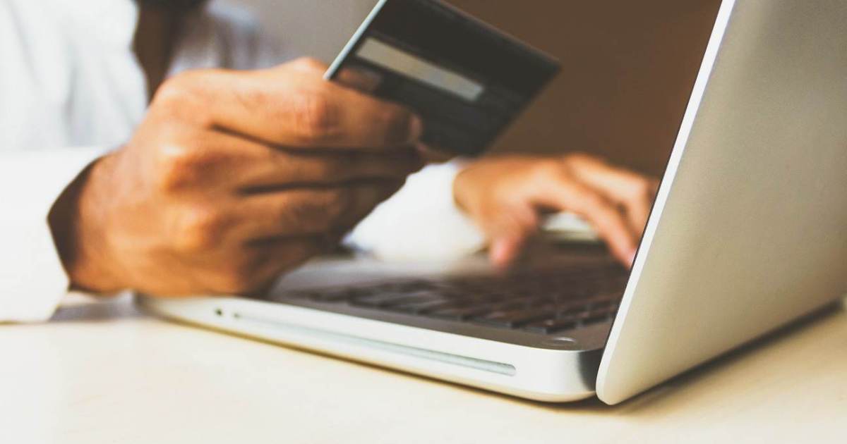 endividado-usa-cartao-de-credito-como-renda-e-inadimplencia-persiste
