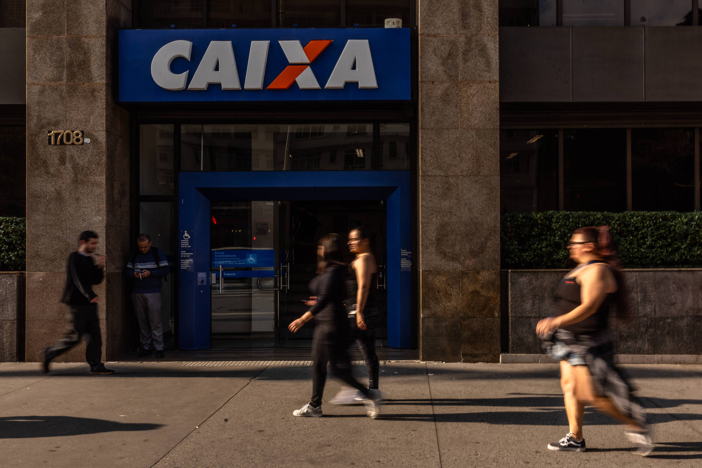bancos,-correios-e-inss-nao-abrem-nos-dias-25-e-1o;-veja-o-funcionamento-especial-do-fim-de-ano