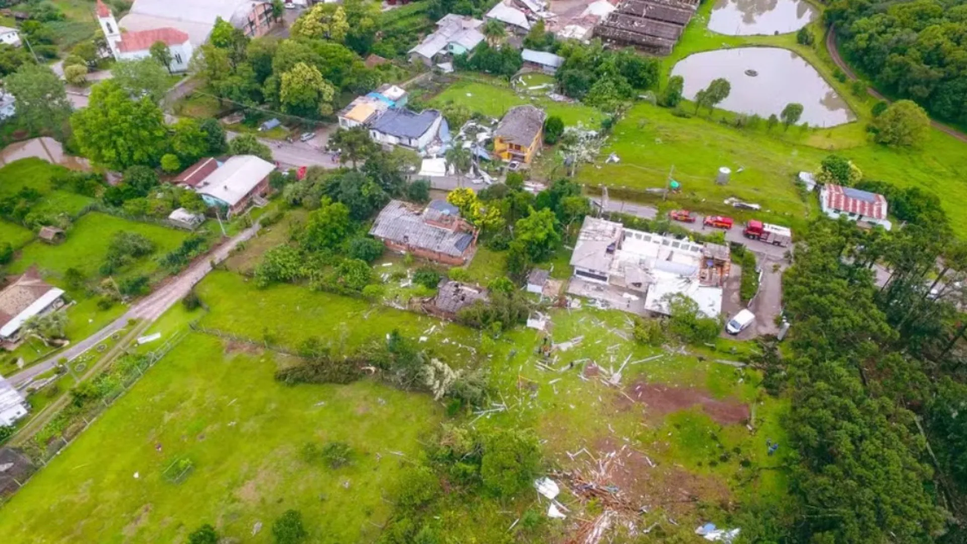 tornado-destelha-escola-e-residencias-no-rio-grande-do-sul