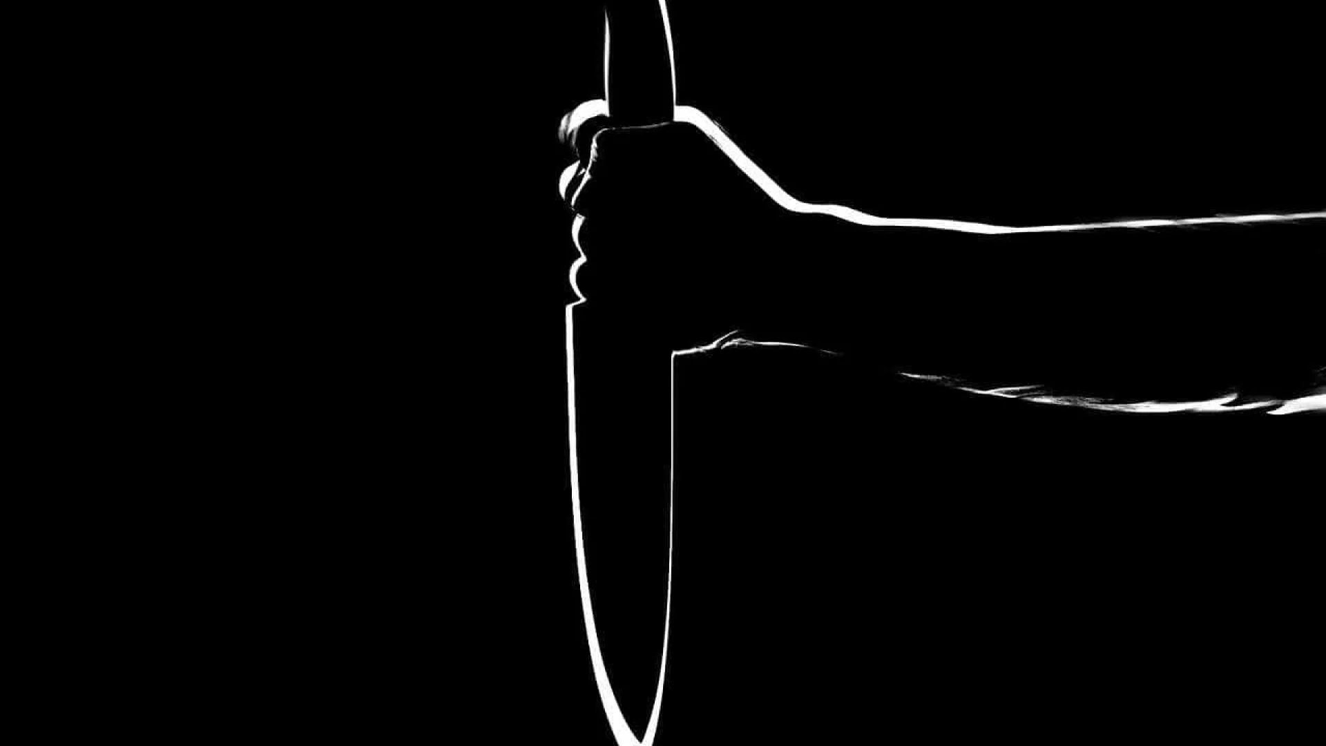 homem-mata-4-adultos-e-5-criancas-a-facadas-no-suriname,-diz-policia