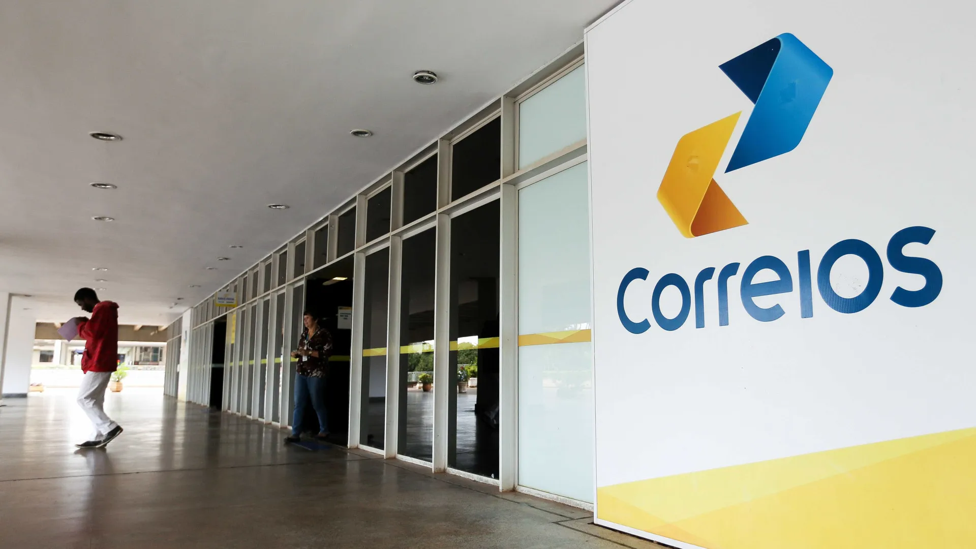 entenda-como-os-correios-entraram-em-crise