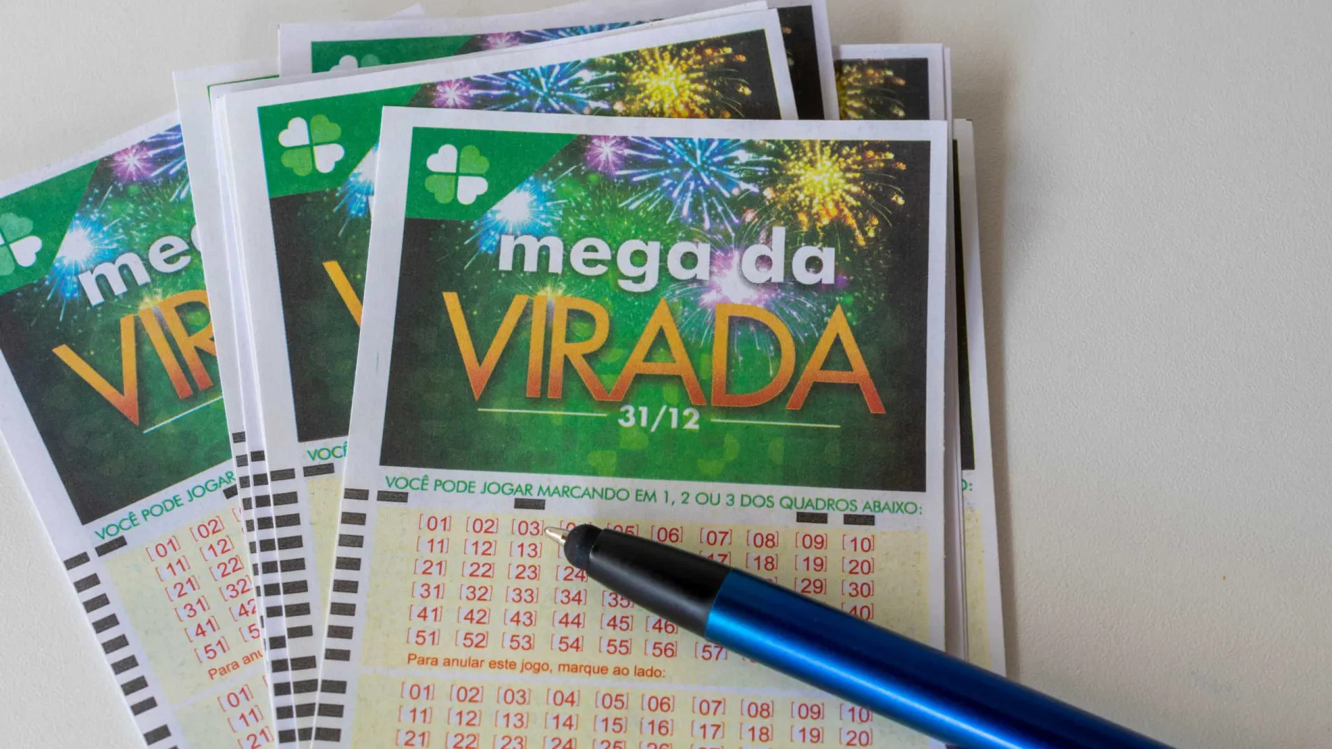 especialistas-indicam-o-que-fazer-se-ganhar-r$-1-bilhao-na-mega-da-virada