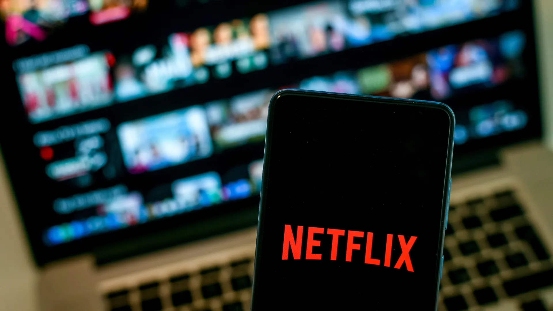 netflix-e-sony-ampliam-acordo-que-leva-lancamentos-de-cinema-ao-streaming