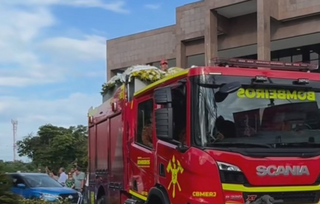 ex-prefeito-arnaldo-vianna-e-sepultado-em-clima-de-muita-comocao