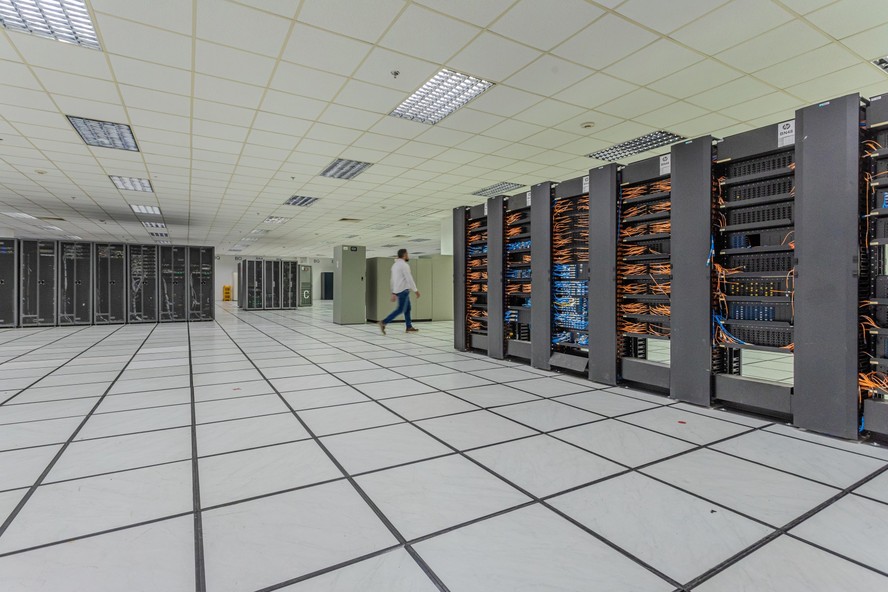 ignorada-pelo-senado,-mp-que-da-incentivos-a-data-centers-perde-validade;-governo-busca-saidas
