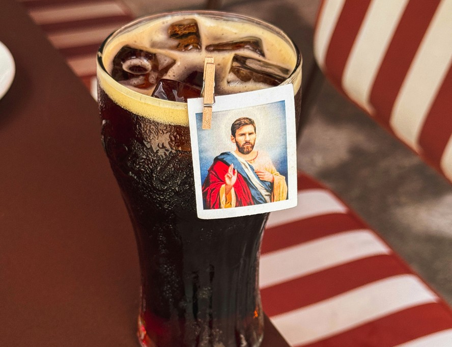 fernet-com-coca-cola:-saiba-onde-tomar-o-classico-drinque-argentino-no-rio