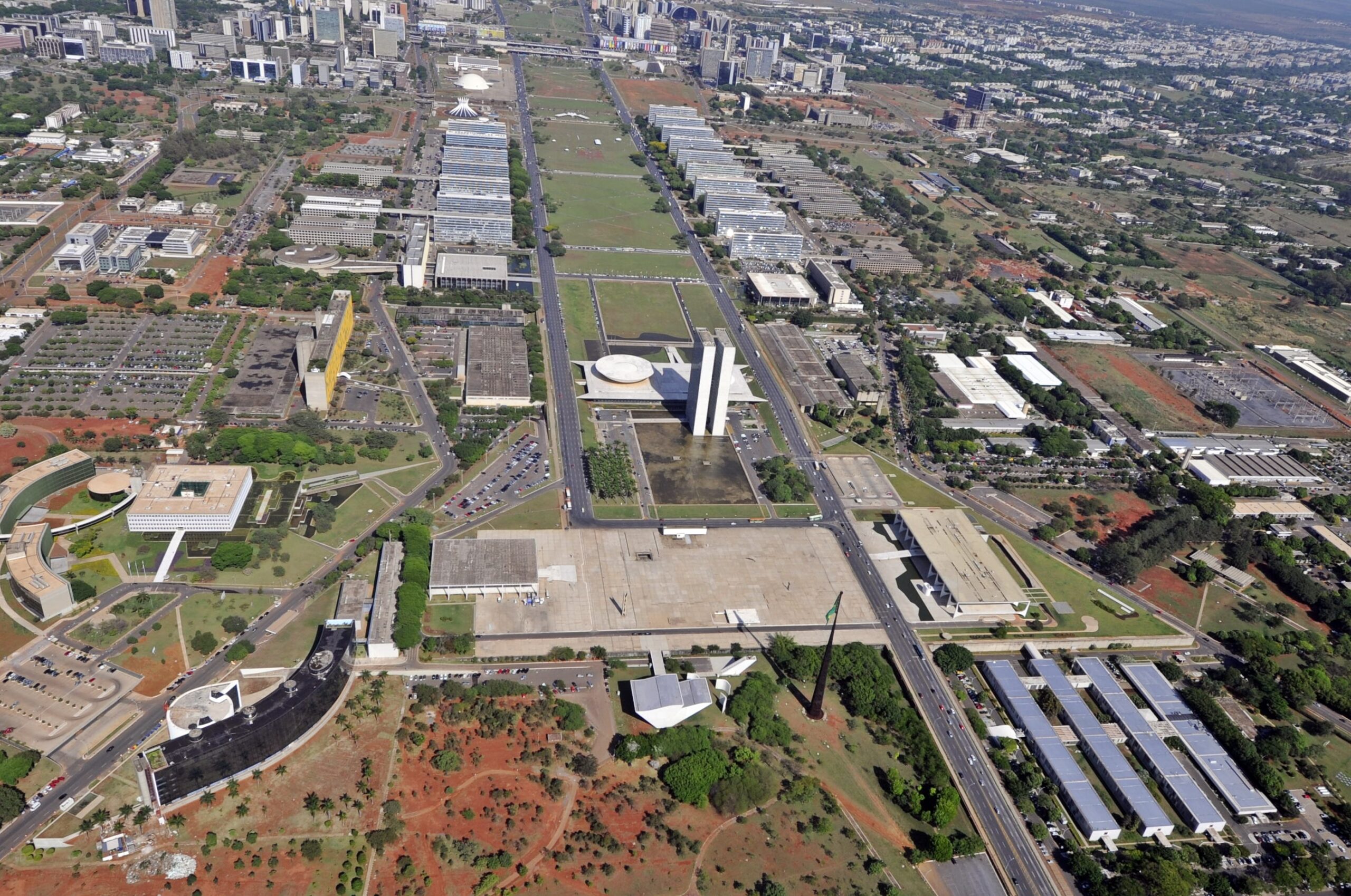 enquanto-minas-chora-por-seus-mortos,-poderes-da-republica-negociam-transicao-dos-penduricalhos