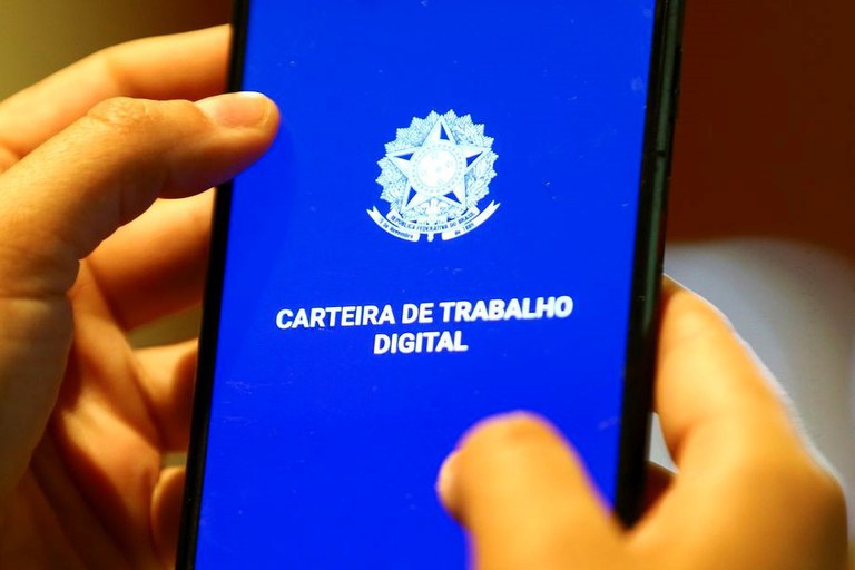 brasil-supera-marca-de-um-milhao-de-empregos-com-carteira-assinada-em-seis-meses