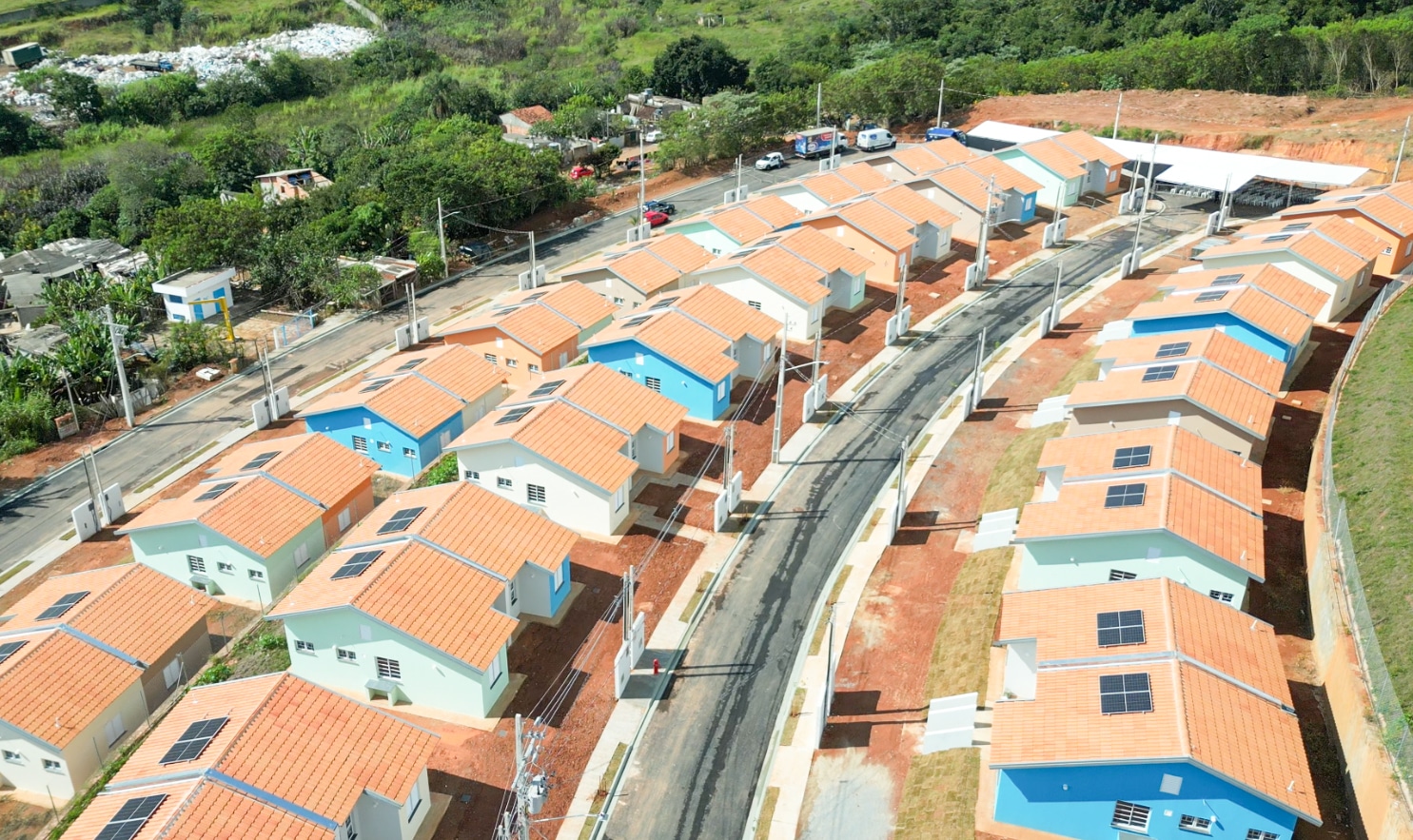 governo-de-sp-entrega-moradias-a-80-familias-que-aguardavam-casa-propria-ha-24-anos-em-braganca-paulista