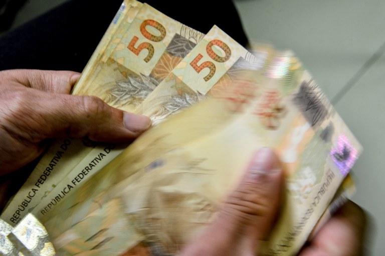 governo-libera-consulta-ao-valor-do-13o-dos-segurados-a-partir-de-domingo