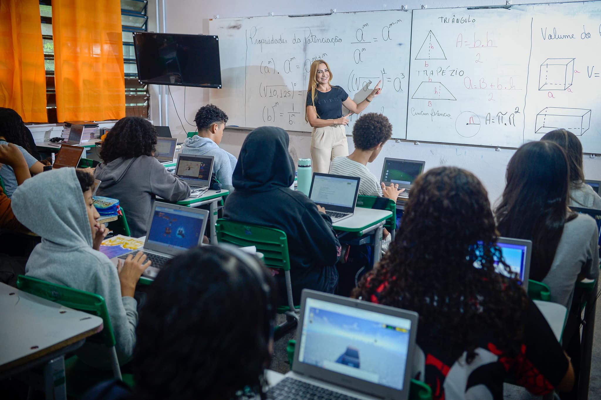 governo-de-sp-abre-processo-seletivo-para-professores-de-ensino-fundamental-e-medio
