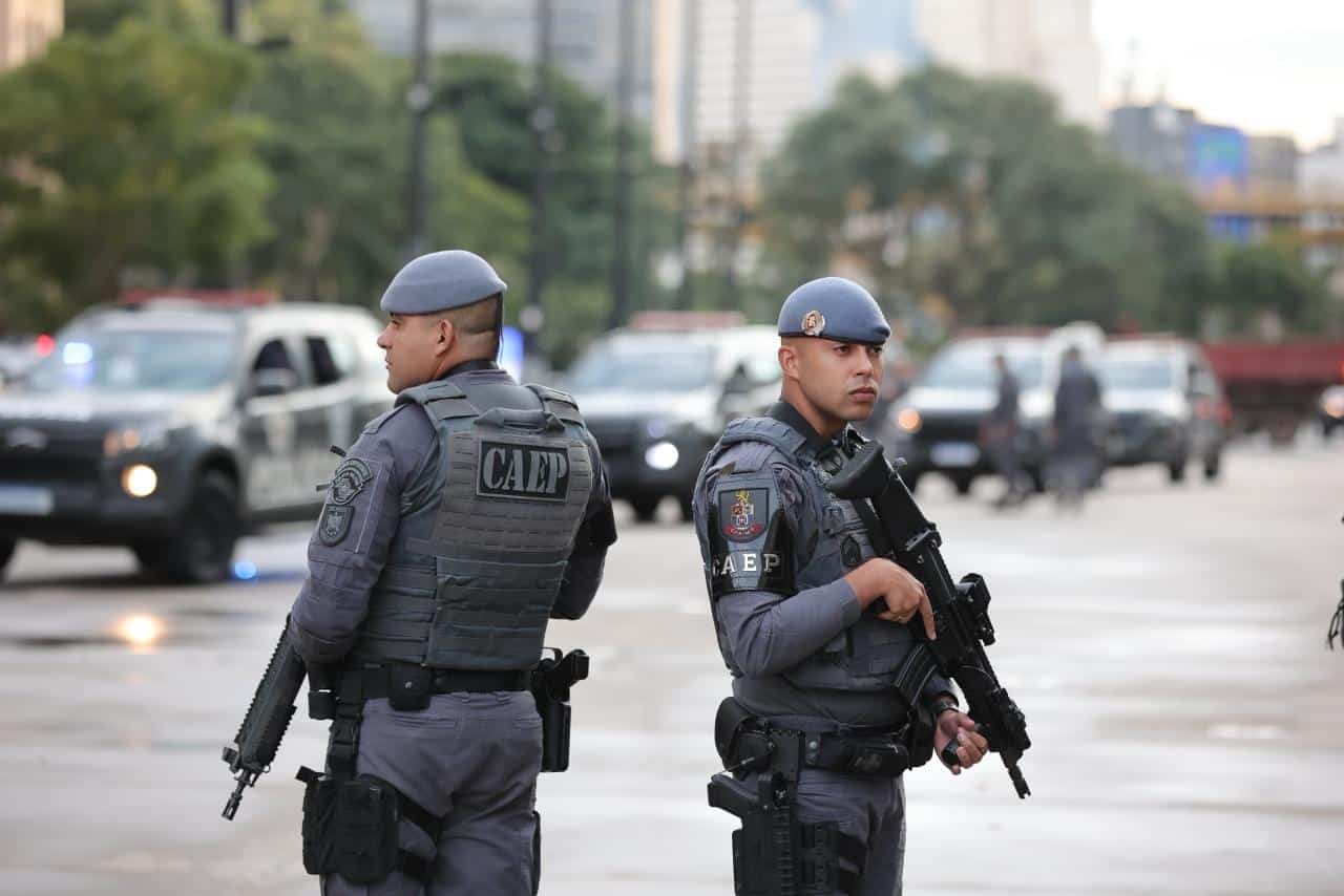 policia-de-sp-faz-operacao-de-combate-a-roubos-com-motos-e-crimes-violentos-em-pinheiros,-na-capital