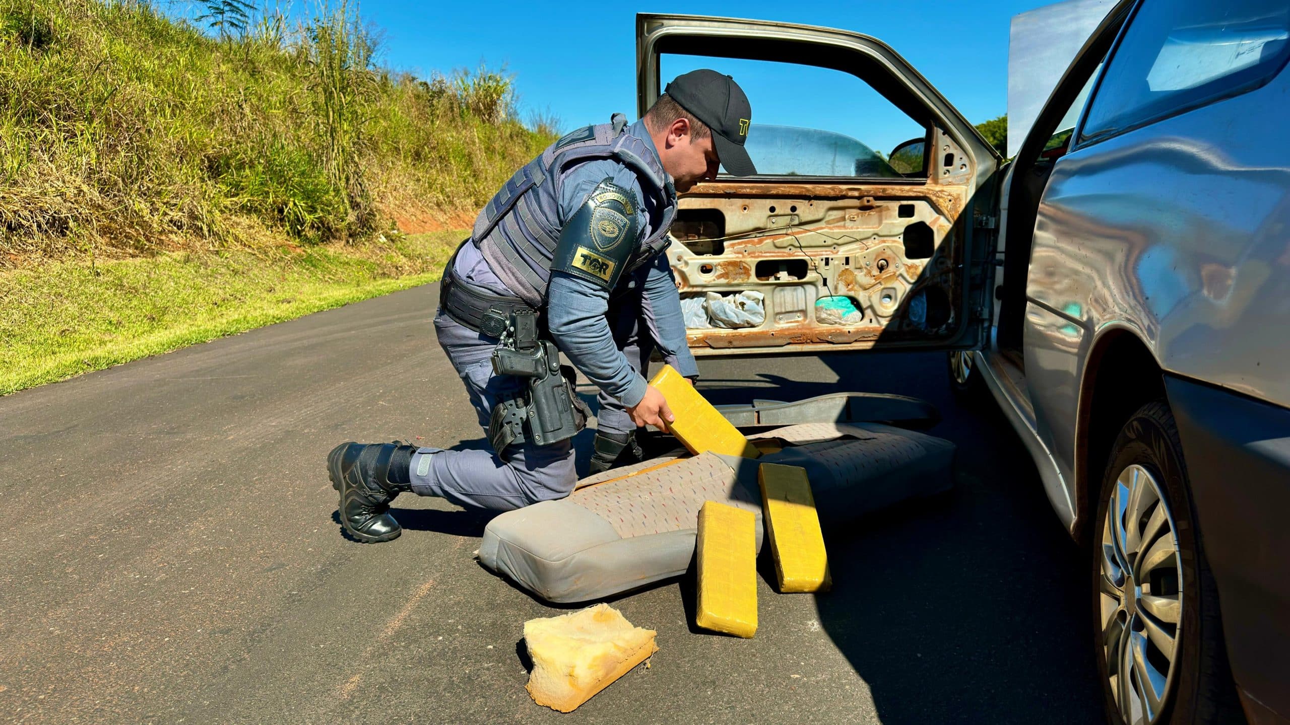 policia-de-sp-prende-quatro-suspeitos-com-200-kg-de-drogas-em-veiculo-adulterado-em-pongai