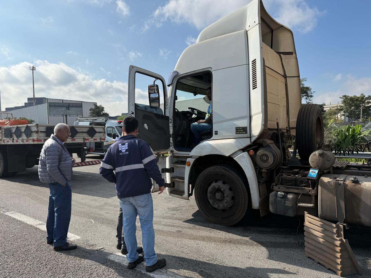 cetesb-faz-megaoperacao-contra-poluicao-veicular-em-28-pontos-de-sp