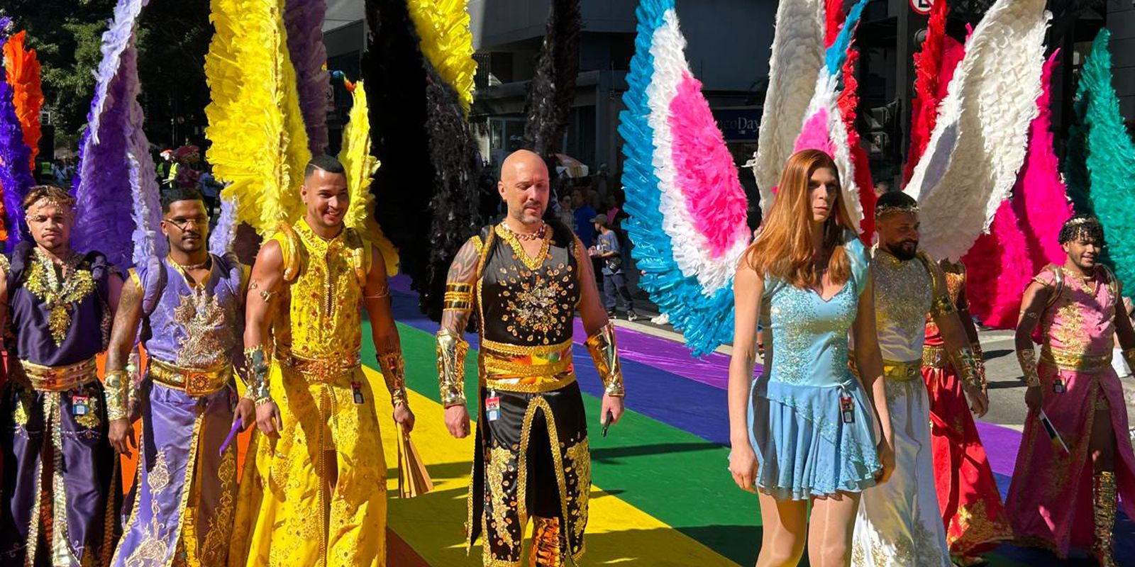 parada-do-orgulho-lgbt+-leva-cores-e-vibracao-a-avenida-paulista