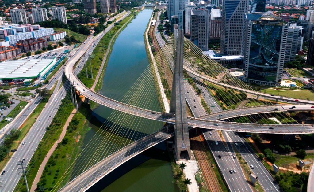 limpeza-do-pinheiros-ganha-reforcos-com-novas-embarcacoes-e-aumento-de-ate-20%-na-coleta-do-lixo-flutuante