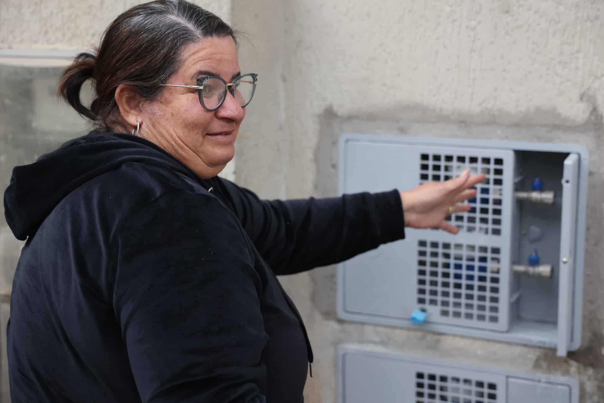 com-chegada-de-agua-encanada,-empresaria-decide-ampliar-comercio-em-mairipora