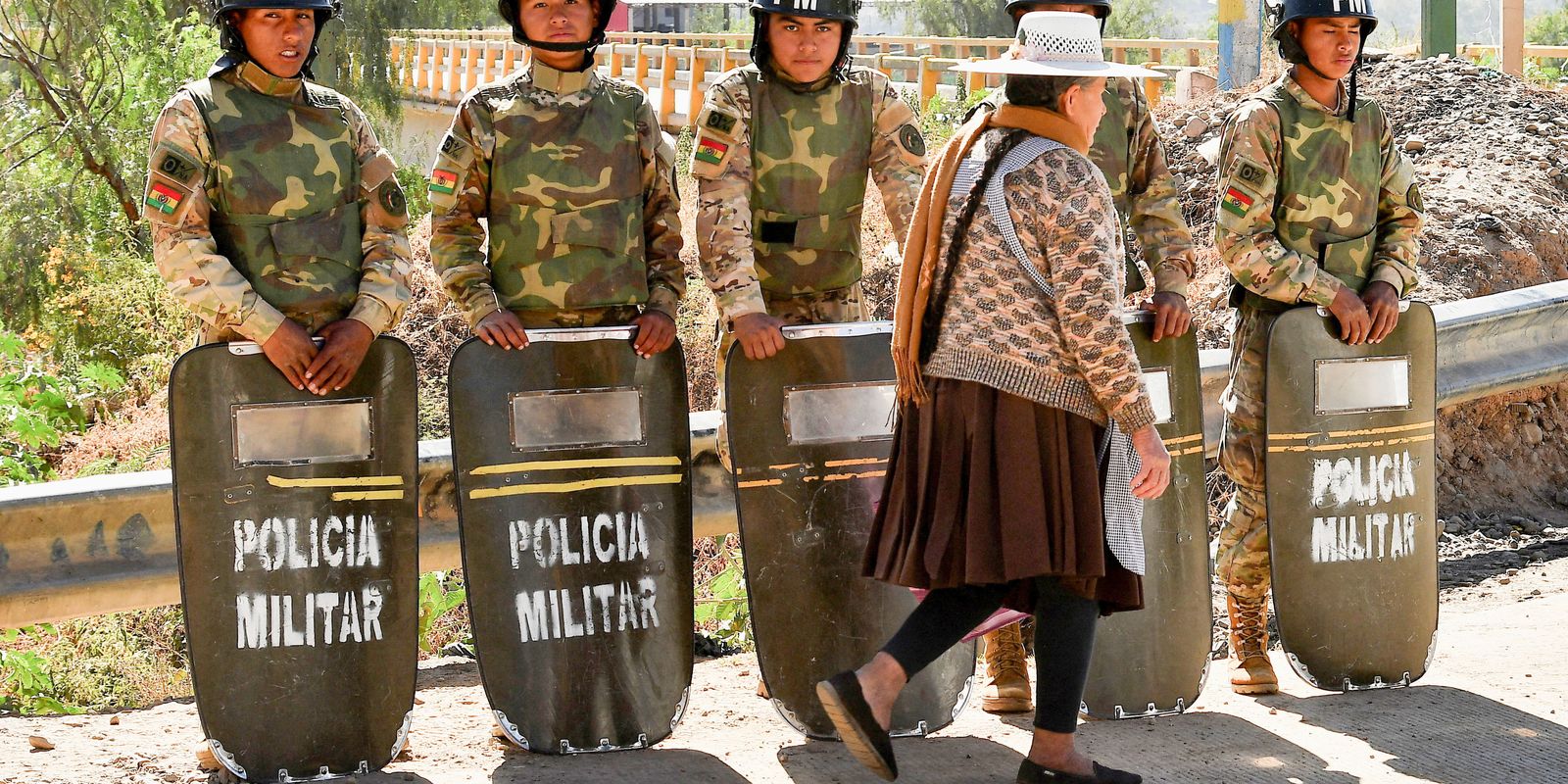 bolivia:-caem-bloqueios-apos-estado-de-excecao-e-acordo-com-sindicato