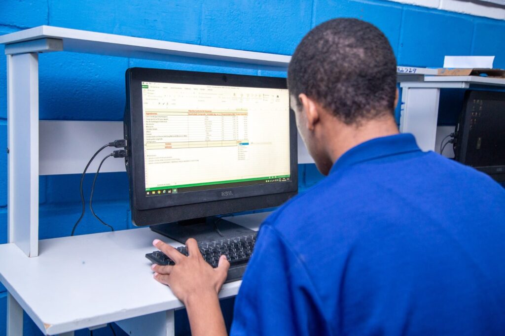 cerca-de-120-jovens-da-fundacao-casa-buscam-capacitacao-por-meio-dos-vestibulares-da-etec-e-fatec-no-segundo-semestre