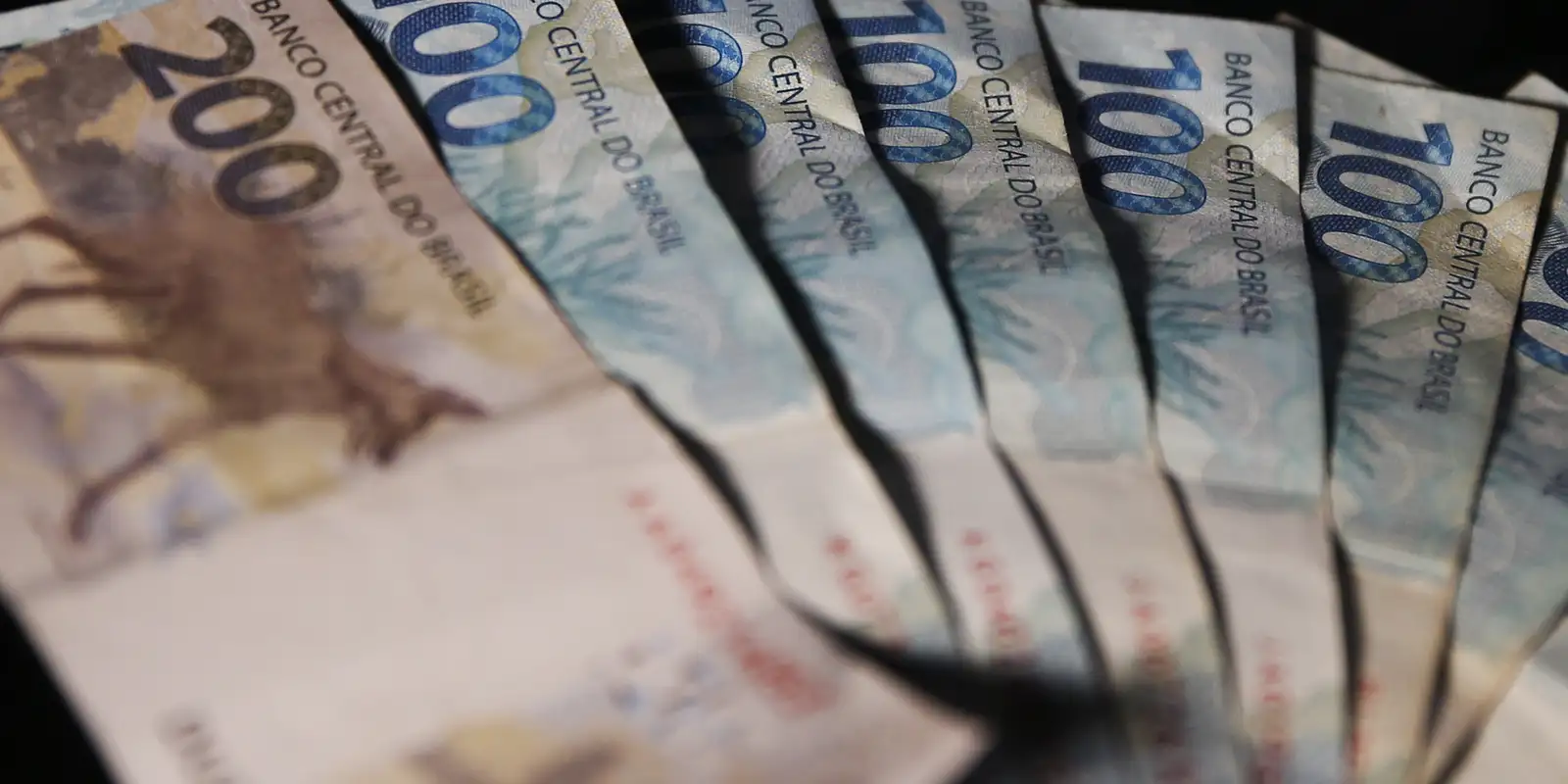 caixa-paga-bolsa-familia-a-beneficiarios-com-nis-de-final-7