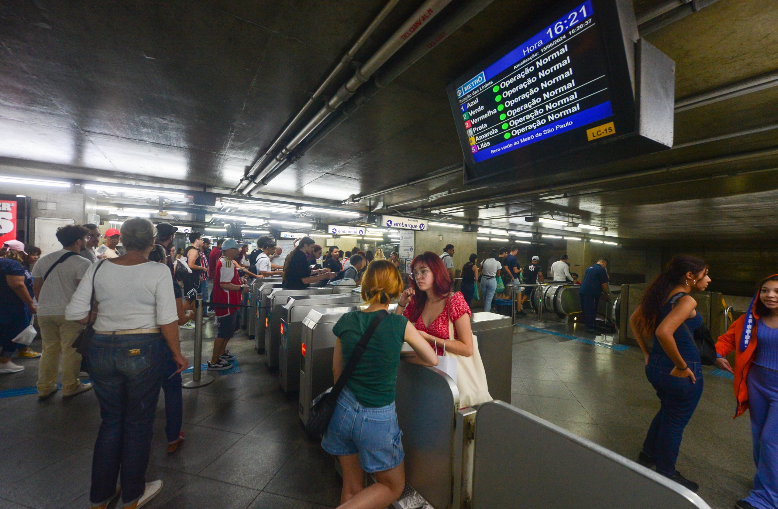 metro,-cptm,-poupatempo-e-bom-prato-tem-operacao-especial-por-causa-do-jogo-do-brasil-nesta-segunda-(29);-confira