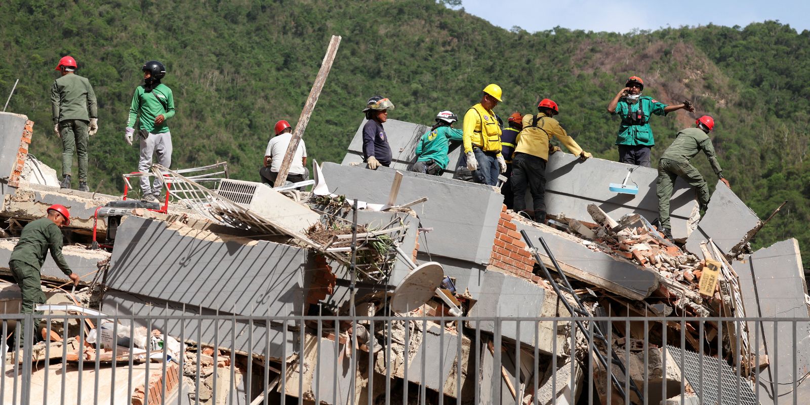numero-de-mortos-por-terremoto-na-venezuela-sobe-para-1.450