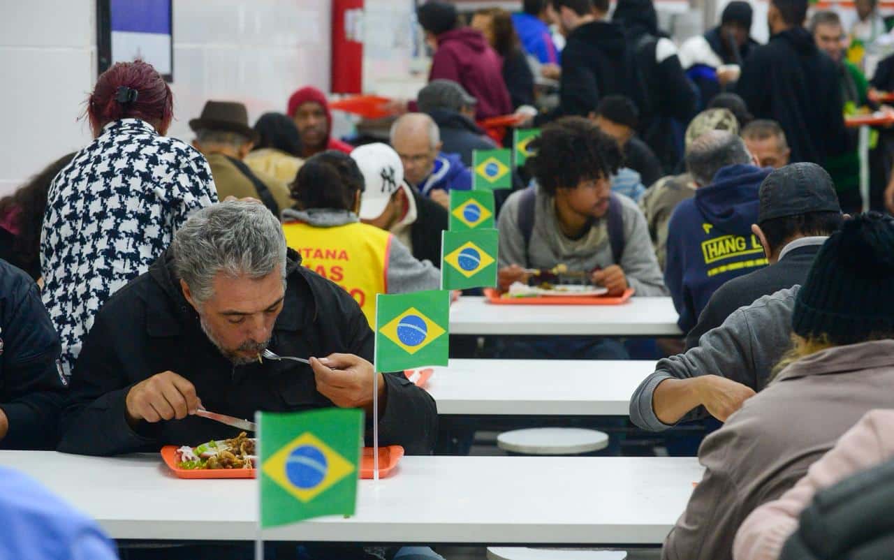 bom-prato-tera-horario-especial-de-funcionamento-nesta-segunda-feira-(29)-por-causa-do-jogo-da-selecao-brasileira