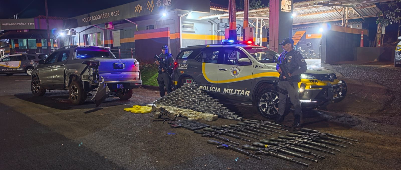 policia-militar-de-sp-apreende-18-fuzis-que-seriam-enviados-ao-rio-de-janeiro