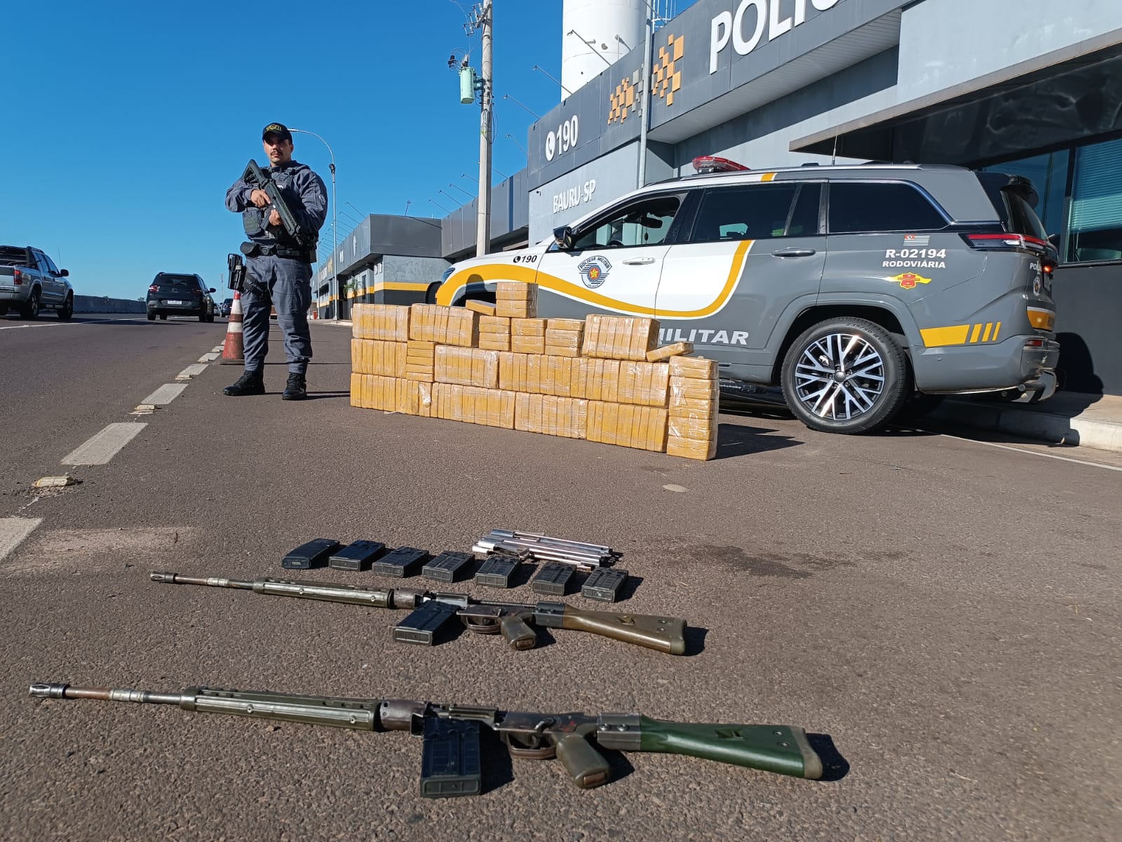 pm-rodoviaria-apreende-158-kg-de-pasta-base-de-cocaina-e-dois-fuzis-em-rodovia-de-sao-paulo