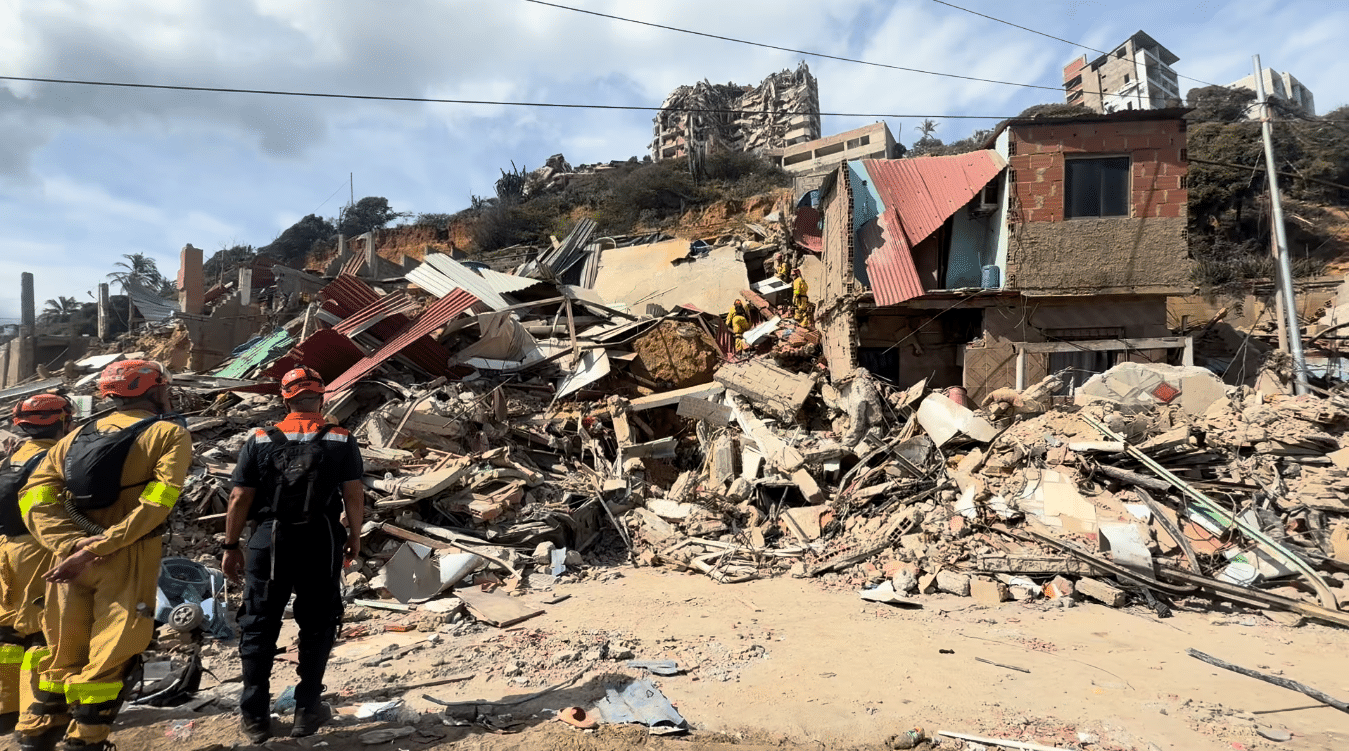 bombeiros-e-defesa-civil-intensificam-operacao-de-resgate-em-busca-de-sobreviventes-na-venezuela