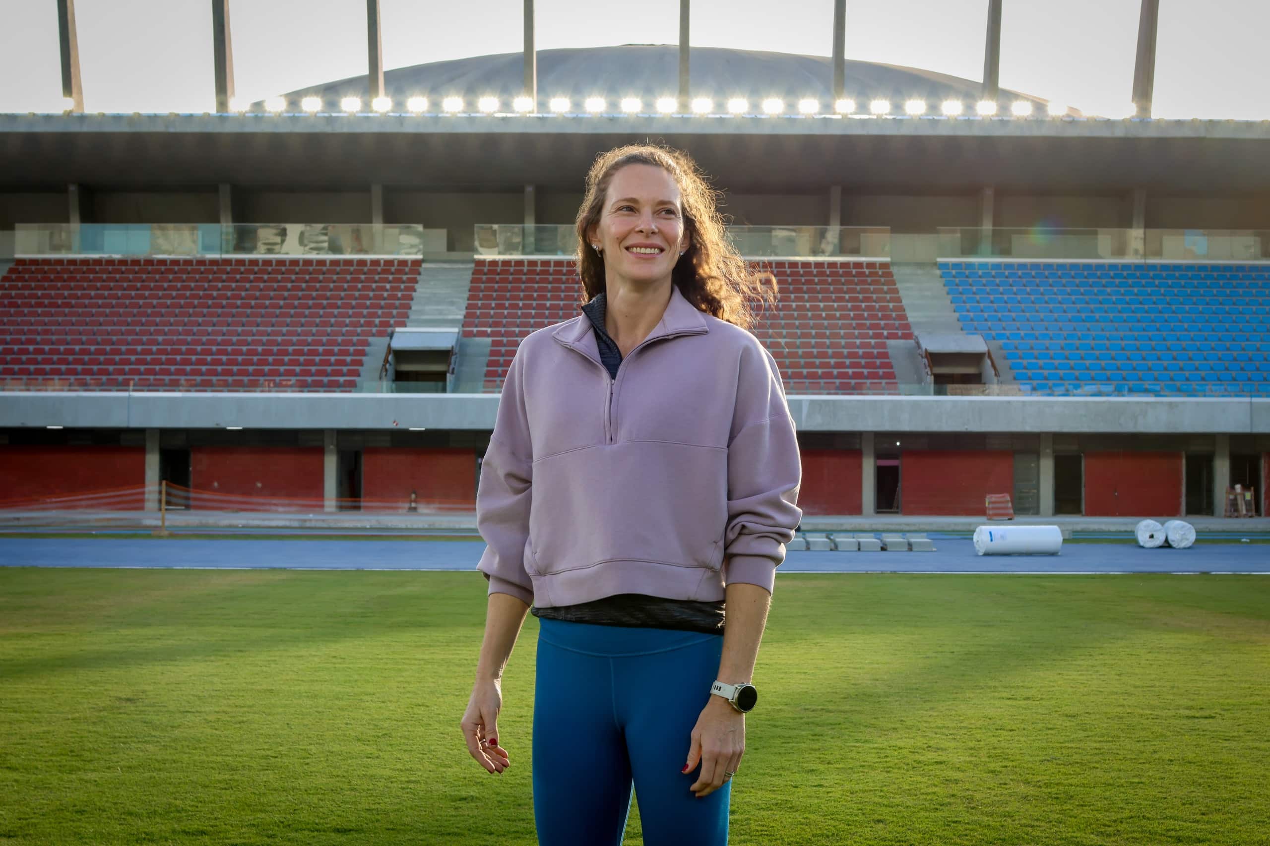 com-reinauguracao-marcada-para-esta-semana,-estadio-icaro-de-castro-mello-recebe-visita-de-fabiana-murer